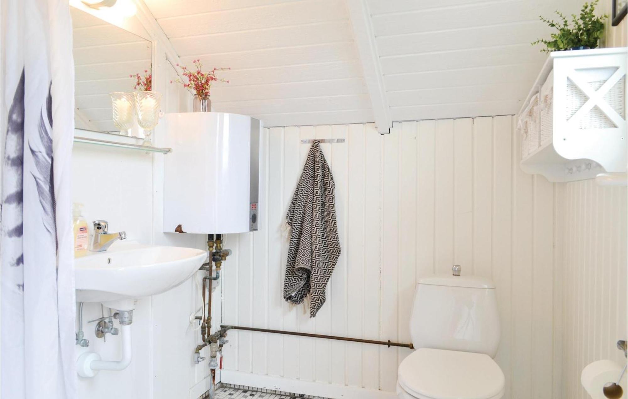 2 Bedroom Beautiful Home In Hvide Sande Bjerregard Екстер'єр фото